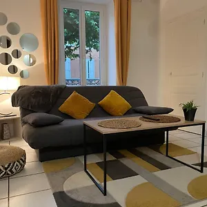 https://t2-plein-centre-au-1er-tage-avec-parking-priv.midi-pyreneeshotels.com